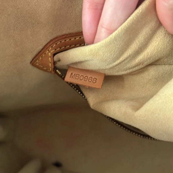 Louis Vuitton authentic Brown Monogram Tote with Gold Hardware - Picture 7 of 9